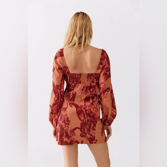 🆕UO Vivienne Printed Long Sleeve Mini Dress. - Picture 2 of 4